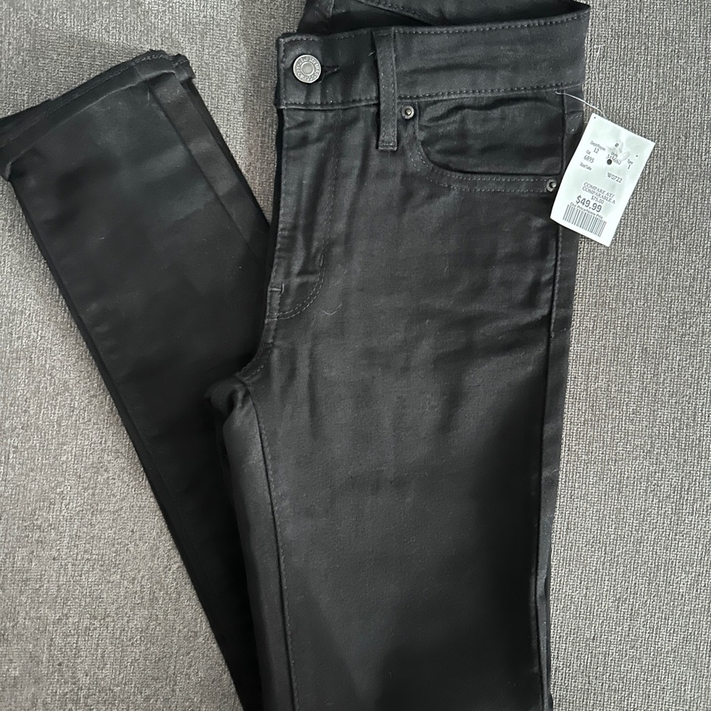Levi’s 711 Black Skinny Jeans